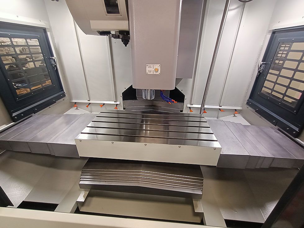 Centro de usinagem CNC modelo M-1000SL marca Travis - Cimhsa Brasil