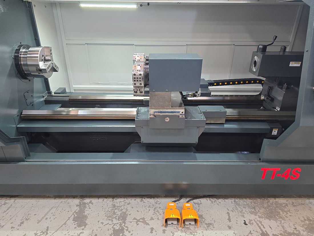 Torno CNC com barramento paralelo Travis TT-4S | CIMHSA Brasil
