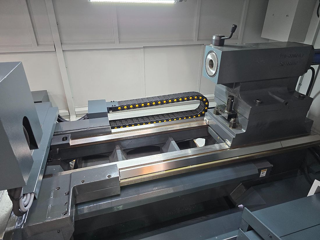 Torno CNC com barramento paralelo Travis TT-5S | CIMHSA Brasil
