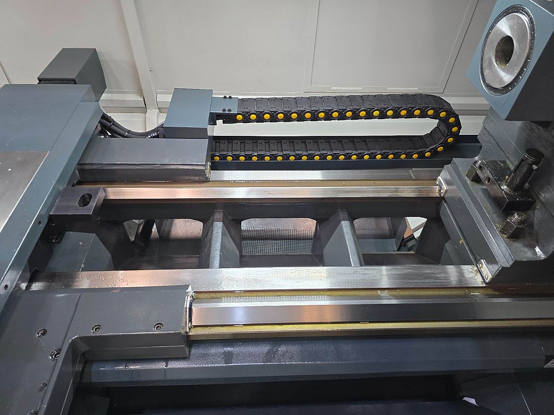 Torno CNC com barramento paralelo Travis TT-5S | CIMHSA Brasil
