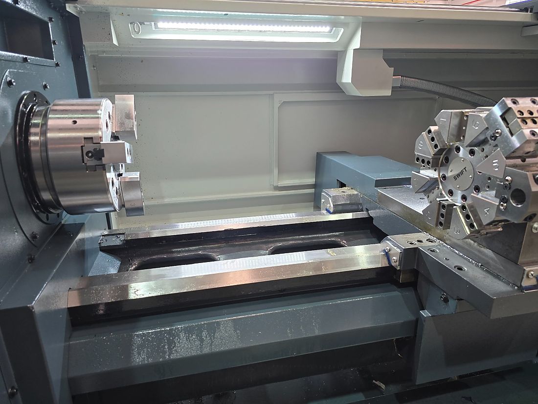 Torno CNC com barramento paralelo Travis TT-2S | CIMHSA Brasil