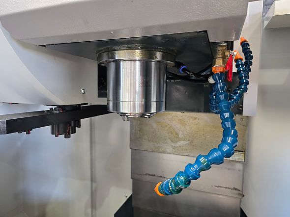 Centro de usinagem vertical CNC Travis M-800SL