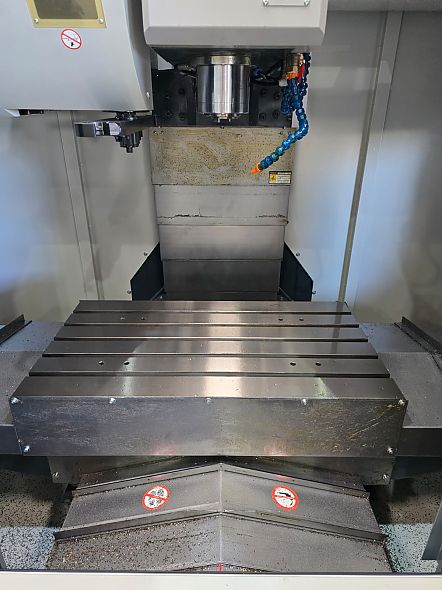 Centro de usinagem vertical CNC Travis M-800SL