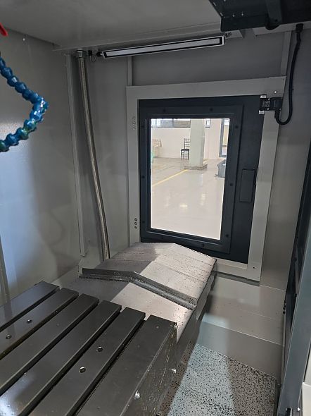 Centro de usinagem vertical CNC Travis M-800SL