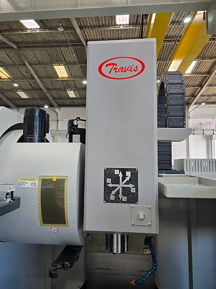 Centro de usinagem vertical CNC Travis M-800SL