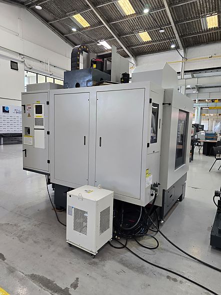 Centro de usinagem vertical CNC Travis M-800SL